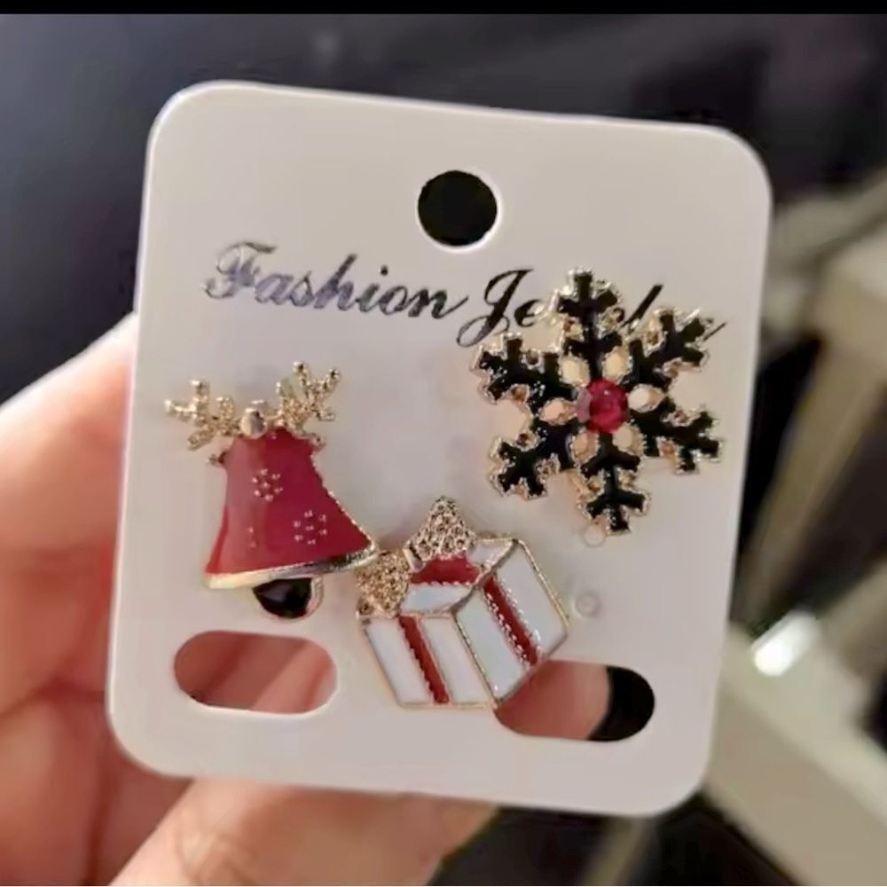 TRIO OF CHRISTMAS PINS